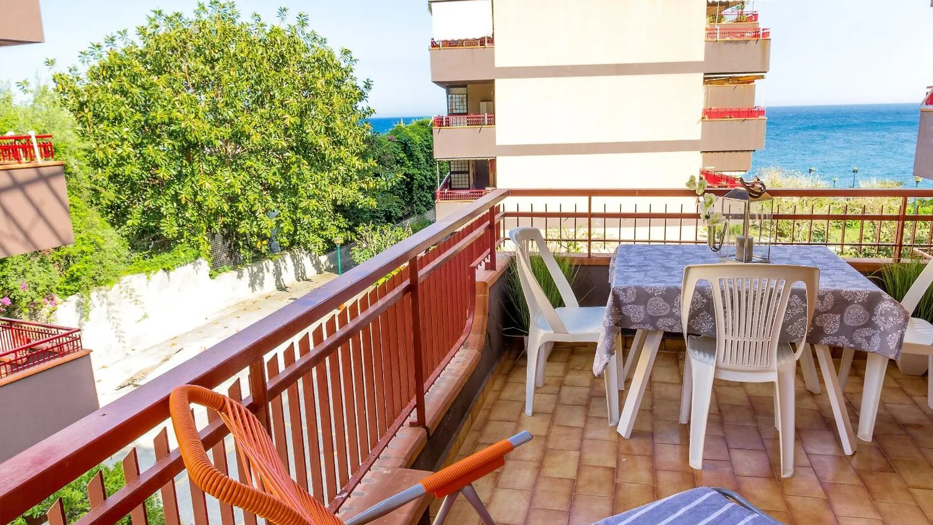 Appartement Ferienwohnung In Letojanni Mit Terrasse Und Garten